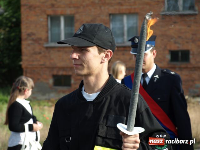 Zdjęcie w galerii na portalu naszraciborz.pl: Strażacka parada w Pietraszynie wiadomości z regionu