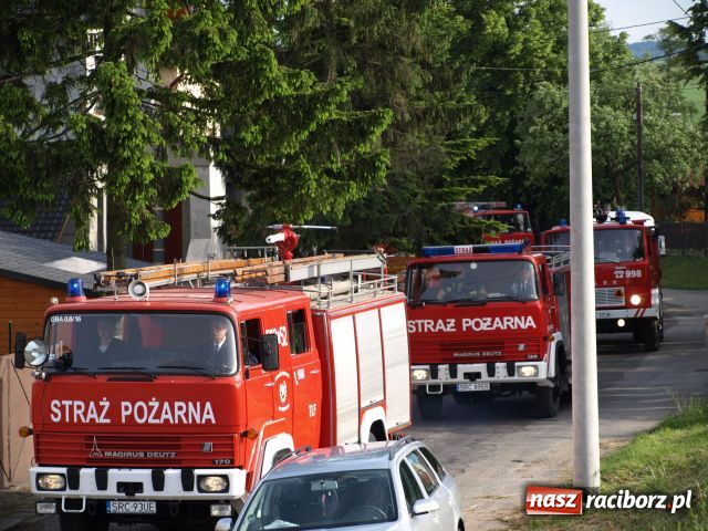 Zdjęcie w galerii na portalu naszraciborz.pl: Strażacka parada w Pietraszynie wiadomości z regionu