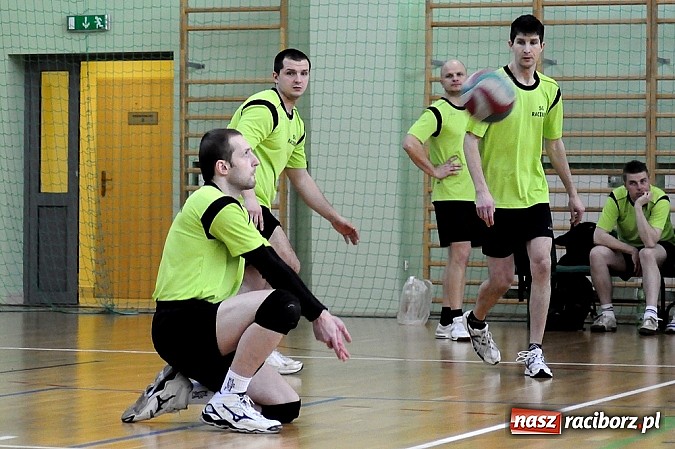 Zdjęcie w galerii na portalu naszraciborz.pl: Zakłady pracy walczą o puchar prezydenta wiadomości z regionu