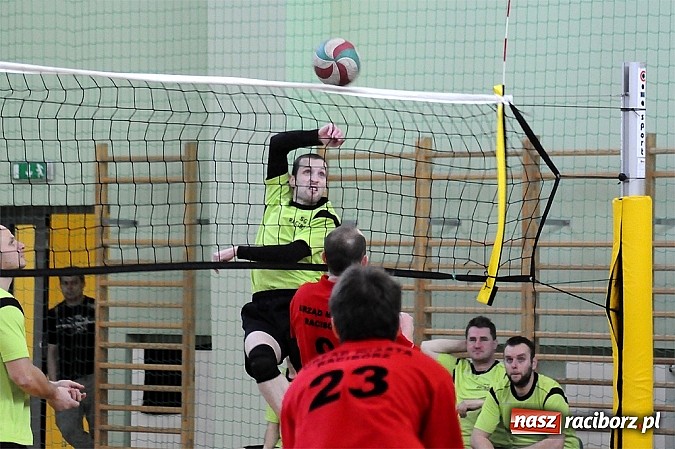 Zdjęcie w galerii na portalu naszraciborz.pl: Zakłady pracy walczą o puchar prezydenta wiadomości z regionu