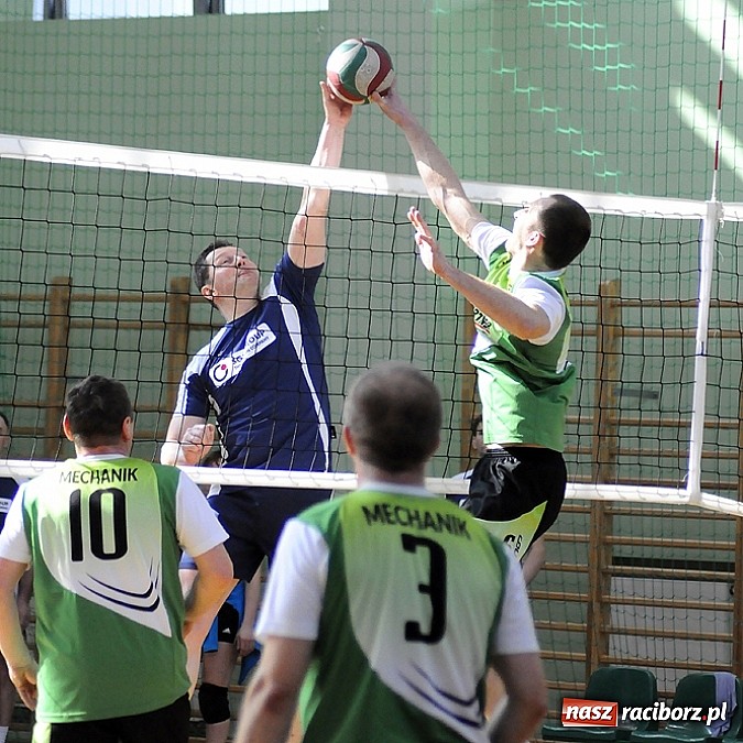 Zdjęcie w galerii na portalu naszraciborz.pl: Zakłady pracy walczą o puchar prezydenta wiadomości z regionu