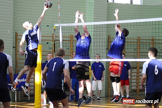 Zdjęcie w galerii na portalu naszraciborz.pl: Zakłady pracy walczą o puchar prezydenta wiadomości z regionu