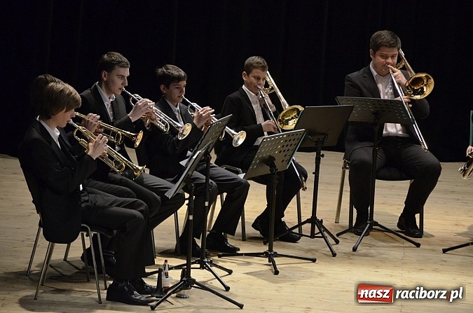 Zdjęcie w galerii na portalu naszraciborz.pl: Rozmówki na linii w RCK-u - relacja wideo wiadomości z regionu