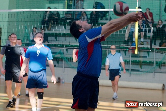 Zdjęcie w galerii na portalu naszraciborz.pl: V Siatkarski Turniej Zakład&oacute;w Pracy i Służb Mundurowych wiadomości z regionu