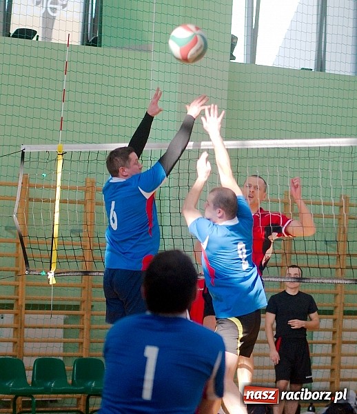 Zdjęcie w galerii na portalu naszraciborz.pl: V Siatkarski Turniej Zakład&oacute;w Pracy i Służb Mundurowych wiadomości z regionu