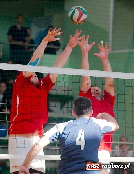 Zdjęcie w galerii na portalu naszraciborz.pl: V Siatkarski Turniej Zakład&oacute;w Pracy i Służb Mundurowych wiadomości z regionu
