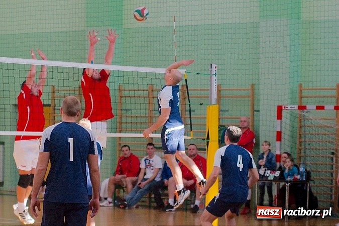 Zdjęcie w galerii na portalu naszraciborz.pl: V Siatkarski Turniej Zakład&oacute;w Pracy i Służb Mundurowych wiadomości z regionu