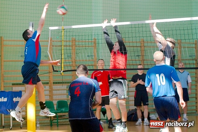 Zdjęcie w galerii na portalu naszraciborz.pl: V Siatkarski Turniej Zakład&oacute;w Pracy i Służb Mundurowych wiadomości z regionu