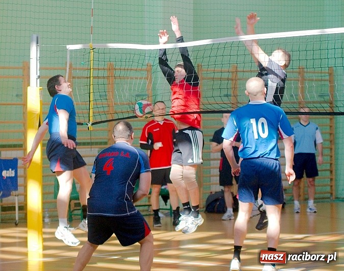 Zdjęcie w galerii na portalu naszraciborz.pl: V Siatkarski Turniej Zakład&oacute;w Pracy i Służb Mundurowych wiadomości z regionu