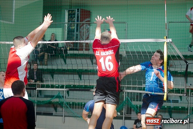 Zdjęcie w galerii na portalu naszraciborz.pl: V Siatkarski Turniej Zakład&oacute;w Pracy i Służb Mundurowych wiadomości z regionu