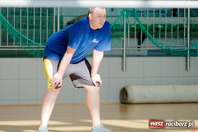 Zdjęcie w galerii na portalu naszraciborz.pl: V Siatkarski Turniej Zakład&oacute;w Pracy i Służb Mundurowych wiadomości z regionu