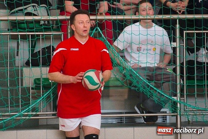Zdjęcie w galerii na portalu naszraciborz.pl: V Siatkarski Turniej Zakład&oacute;w Pracy i Służb Mundurowych wiadomości z regionu