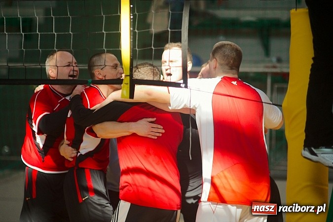Zdjęcie w galerii na portalu naszraciborz.pl: V Siatkarski Turniej Zakład&oacute;w Pracy i Służb Mundurowych wiadomości z regionu