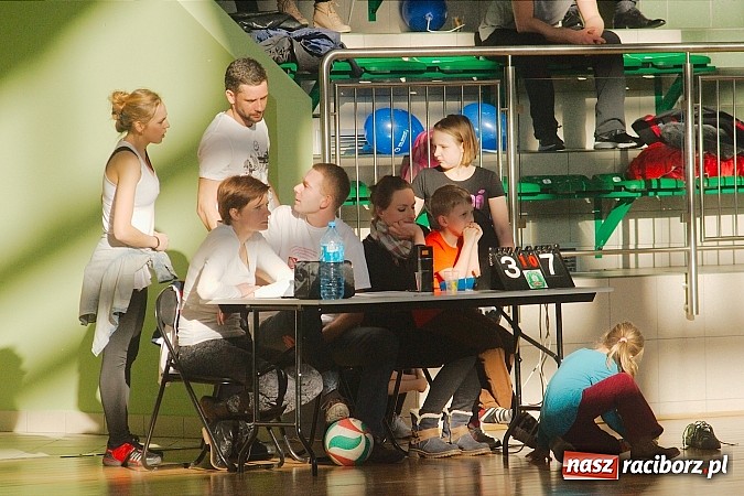 Zdjęcie w galerii na portalu naszraciborz.pl: V Siatkarski Turniej Zakład&oacute;w Pracy i Służb Mundurowych wiadomości z regionu