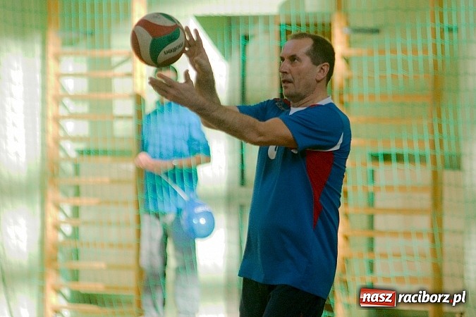 Zdjęcie w galerii na portalu naszraciborz.pl: V Siatkarski Turniej Zakład&oacute;w Pracy i Służb Mundurowych wiadomości z regionu