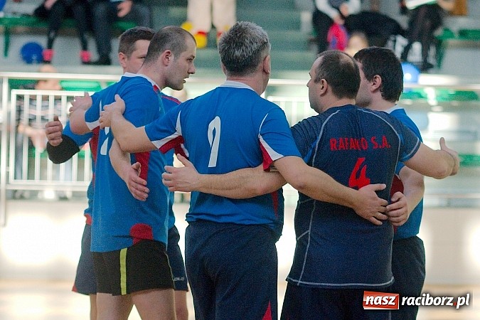 Zdjęcie w galerii na portalu naszraciborz.pl: V Siatkarski Turniej Zakład&oacute;w Pracy i Służb Mundurowych wiadomości z regionu