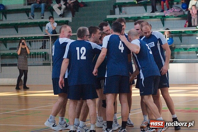 Zdjęcie w galerii na portalu naszraciborz.pl: V Siatkarski Turniej Zakład&oacute;w Pracy i Służb Mundurowych wiadomości z regionu