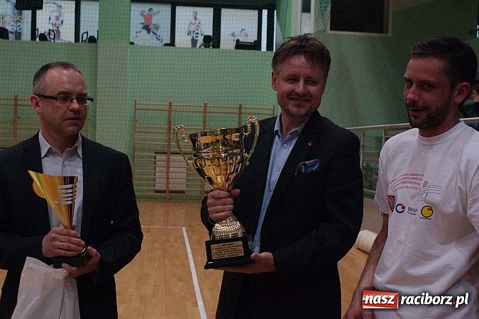 Zdjęcie w galerii na portalu naszraciborz.pl: V Siatkarski Turniej Zakład&oacute;w Pracy i Służb Mundurowych wiadomości z regionu