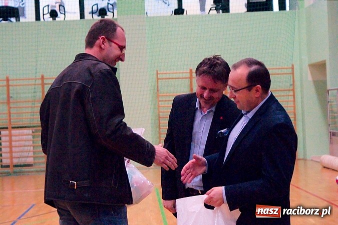 Zdjęcie w galerii na portalu naszraciborz.pl: V Siatkarski Turniej Zakład&oacute;w Pracy i Służb Mundurowych wiadomości z regionu