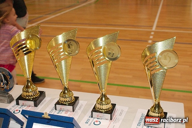 Zdjęcie w galerii na portalu naszraciborz.pl: V Siatkarski Turniej Zakład&oacute;w Pracy i Służb Mundurowych wiadomości z regionu