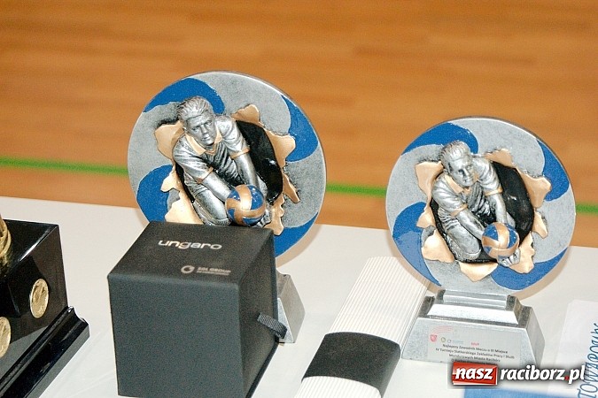 Zdjęcie w galerii na portalu naszraciborz.pl: V Siatkarski Turniej Zakład&oacute;w Pracy i Służb Mundurowych wiadomości z regionu