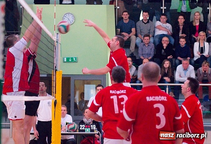 Zdjęcie w galerii na portalu naszraciborz.pl: V Siatkarski Turniej Zakład&oacute;w Pracy i Służb Mundurowych wiadomości z regionu