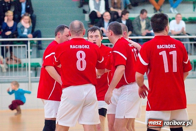 Zdjęcie w galerii na portalu naszraciborz.pl: V Siatkarski Turniej Zakład&oacute;w Pracy i Służb Mundurowych wiadomości z regionu