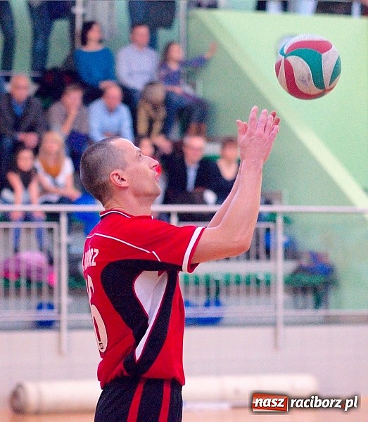 Zdjęcie w galerii na portalu naszraciborz.pl: V Siatkarski Turniej Zakład&oacute;w Pracy i Służb Mundurowych wiadomości z regionu