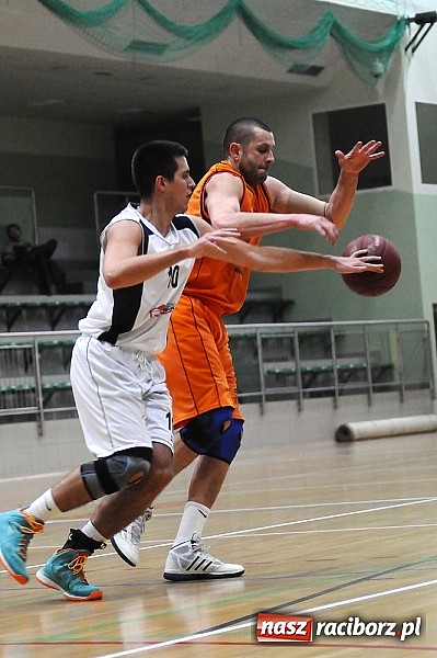 Zdjęcie w galerii na portalu naszraciborz.pl: Koszykarze Ofensywy bliscy wygranej wiadomości z regionu