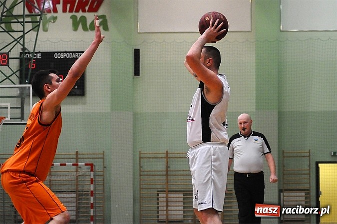 Zdjęcie w galerii na portalu naszraciborz.pl: Koszykarze Ofensywy bliscy wygranej wiadomości z regionu