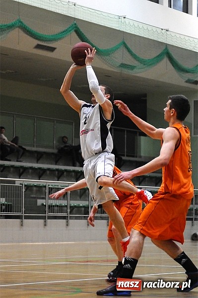 Zdjęcie w galerii na portalu naszraciborz.pl: Koszykarze Ofensywy bliscy wygranej wiadomości z regionu