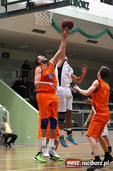 Zdjęcie w galerii na portalu naszraciborz.pl: Koszykarze Ofensywy bliscy wygranej wiadomości z regionu