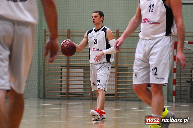 Zdjęcie w galerii na portalu naszraciborz.pl: Koszykarze Ofensywy bliscy wygranej wiadomości z regionu