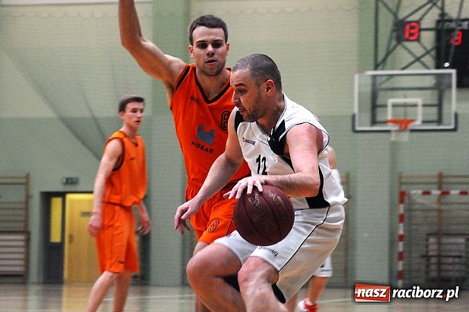 Zdjęcie w galerii na portalu naszraciborz.pl: Koszykarze Ofensywy bliscy wygranej wiadomości z regionu