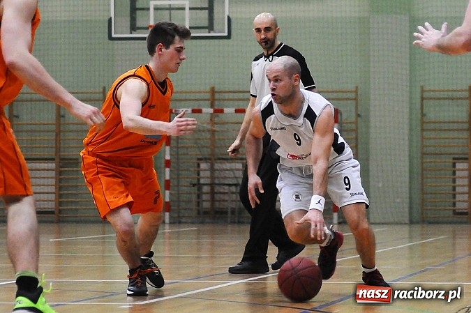 Zdjęcie w galerii na portalu naszraciborz.pl: Koszykarze Ofensywy bliscy wygranej wiadomości z regionu