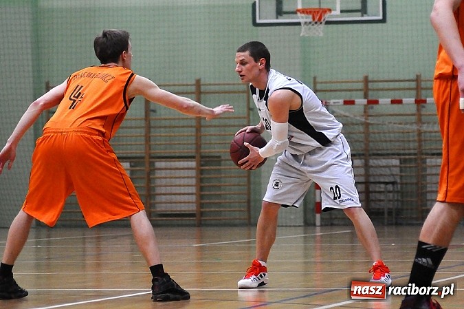 Zdjęcie w galerii na portalu naszraciborz.pl: Koszykarze Ofensywy bliscy wygranej wiadomości z regionu