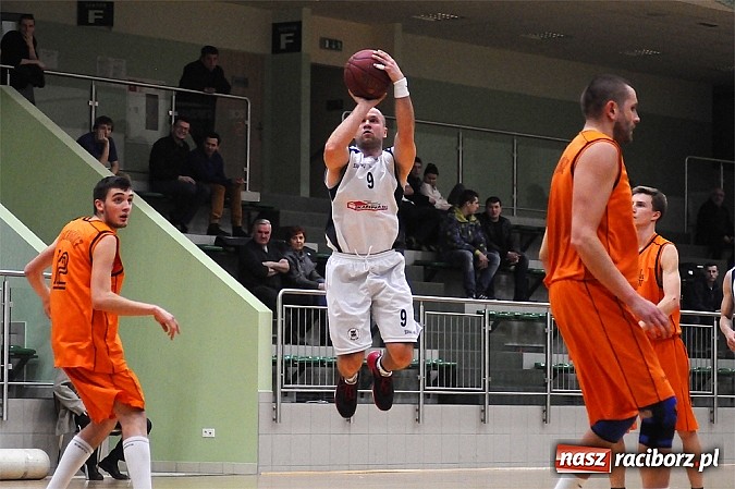 Zdjęcie w galerii na portalu naszraciborz.pl: Koszykarze Ofensywy bliscy wygranej wiadomości z regionu