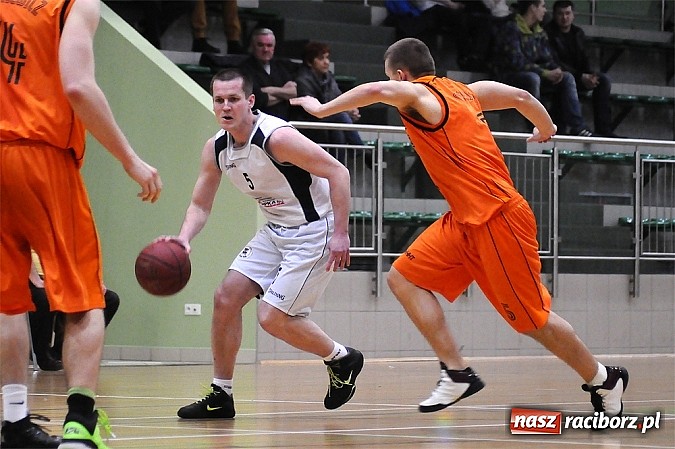 Zdjęcie w galerii na portalu naszraciborz.pl: Koszykarze Ofensywy bliscy wygranej wiadomości z regionu