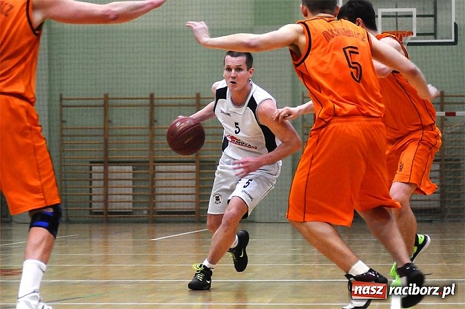 Zdjęcie w galerii na portalu naszraciborz.pl: Koszykarze Ofensywy bliscy wygranej wiadomości z regionu