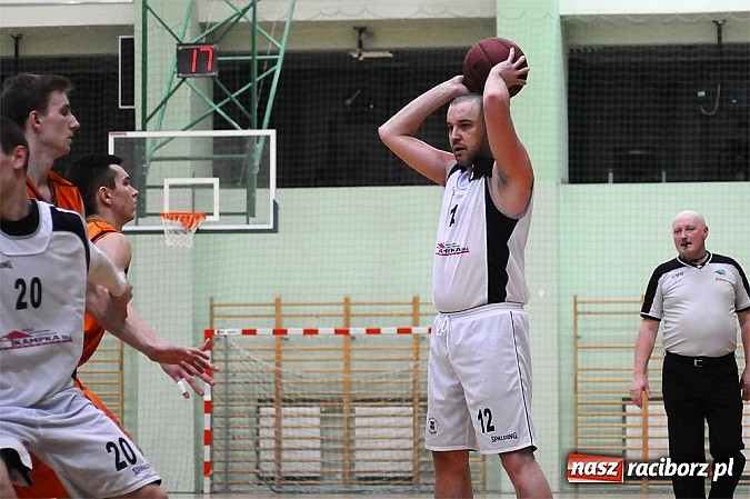 Zdjęcie w galerii na portalu naszraciborz.pl: Koszykarze Ofensywy bliscy wygranej wiadomości z regionu