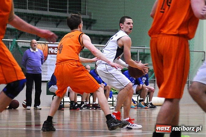 Zdjęcie w galerii na portalu naszraciborz.pl: Koszykarze Ofensywy bliscy wygranej wiadomości z regionu