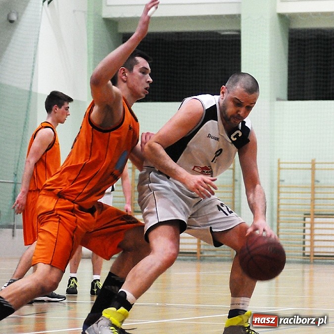 Zdjęcie w galerii na portalu naszraciborz.pl: Koszykarze Ofensywy bliscy wygranej wiadomości z regionu
