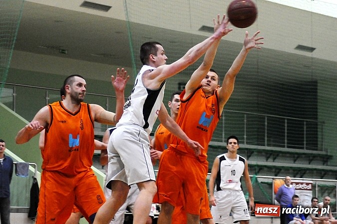 Zdjęcie w galerii na portalu naszraciborz.pl: Koszykarze Ofensywy bliscy wygranej wiadomości z regionu