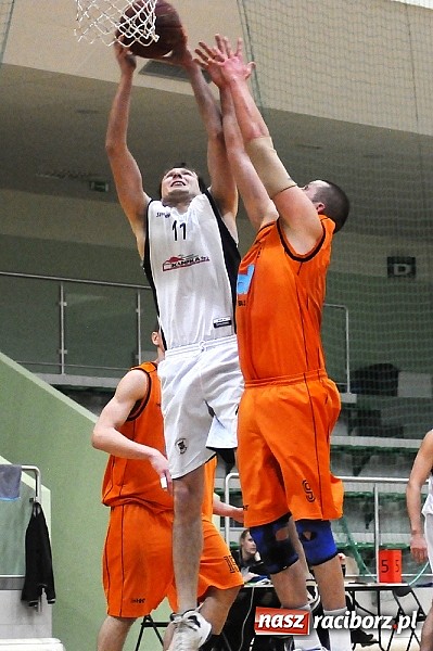 Zdjęcie w galerii na portalu naszraciborz.pl: Koszykarze Ofensywy bliscy wygranej wiadomości z regionu