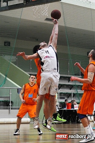 Zdjęcie w galerii na portalu naszraciborz.pl: Koszykarze Ofensywy bliscy wygranej wiadomości z regionu