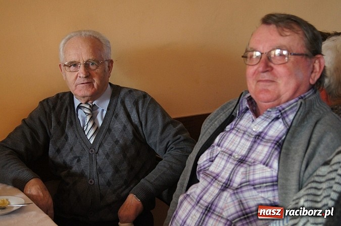 Zdjęcie w galerii na portalu naszraciborz.pl: Mamy mażoretek na Dniu Kobiet i Mężczyzn w Nędzy wiadomości z regionu