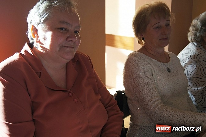 Zdjęcie w galerii na portalu naszraciborz.pl: Mamy mażoretek na Dniu Kobiet i Mężczyzn w Nędzy wiadomości z regionu
