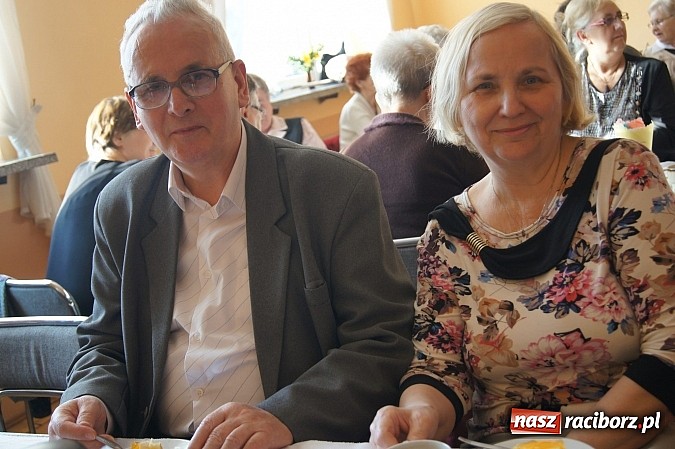 Zdjęcie w galerii na portalu naszraciborz.pl: Mamy mażoretek na Dniu Kobiet i Mężczyzn w Nędzy wiadomości z regionu