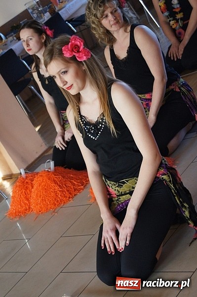 Zdjęcie w galerii na portalu naszraciborz.pl: Mamy mażoretek na Dniu Kobiet i Mężczyzn w Nędzy wiadomości z regionu