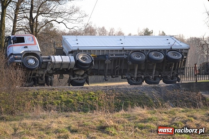 Zdjęcie w galerii na portalu naszraciborz.pl: Gnał na Czerwonym Mostku. Zobacz efekty! wiadomości z regionu